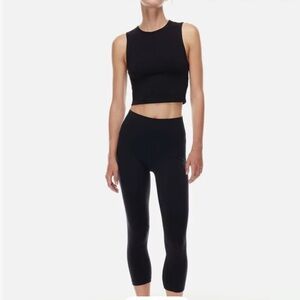 Aritzia TNA Midrise Black Cropped Leggings Size Extra Small Cotton